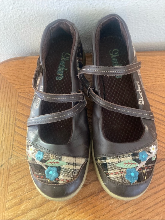 Sketchers Shoes - SKETCHERS Brown Plaid Embroidered Mary Jane Flats (7.5)
